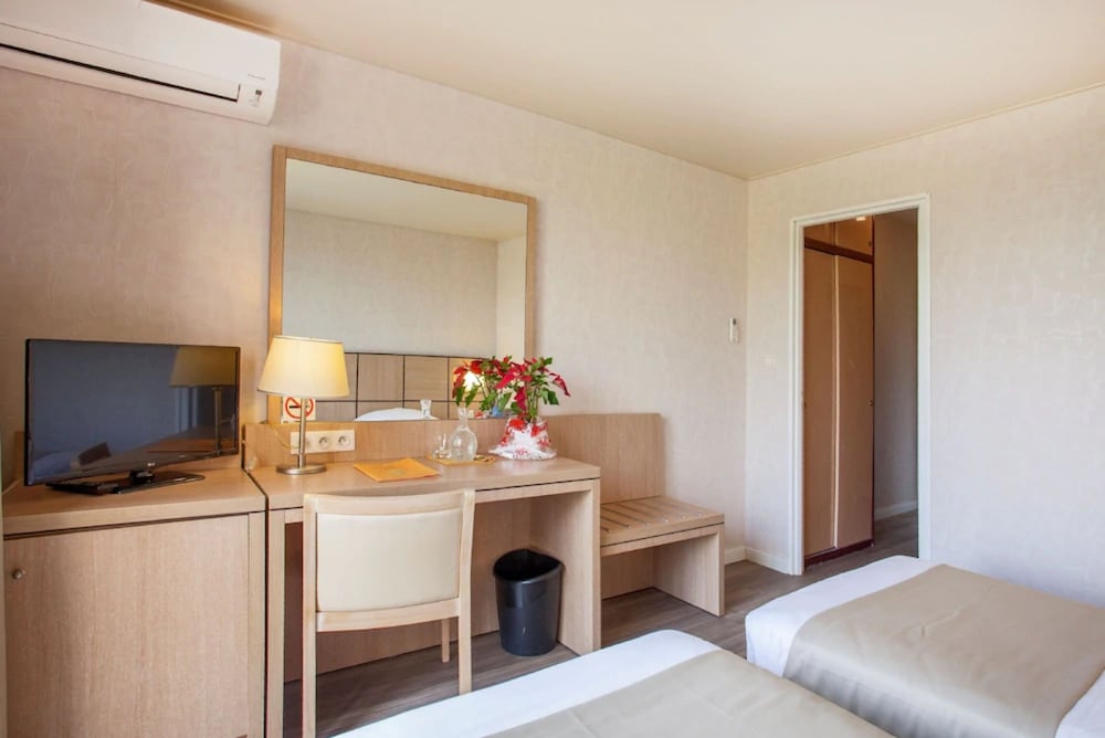 Standard Double Room photo 2