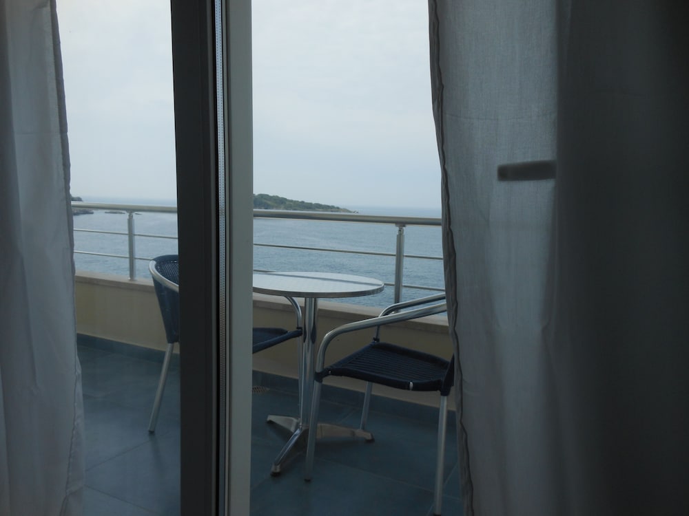 Double or Twin Room, Private Pool, Beachside photo 2