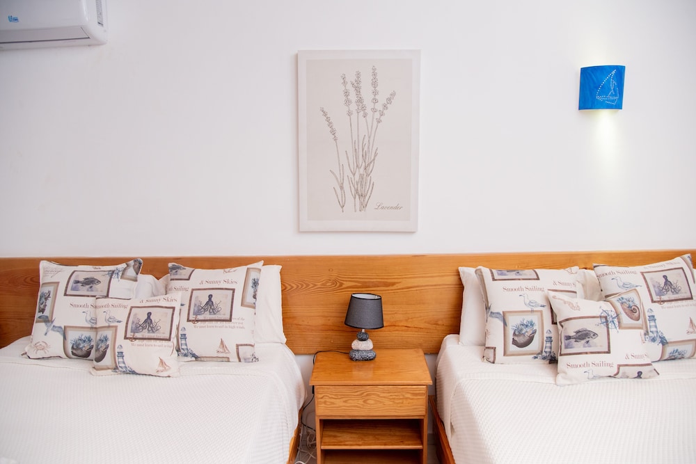 Classic Apartment, 1 Bedroom, Garden View photo 2