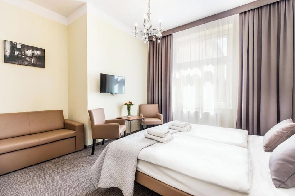 Classic Quadruple Room