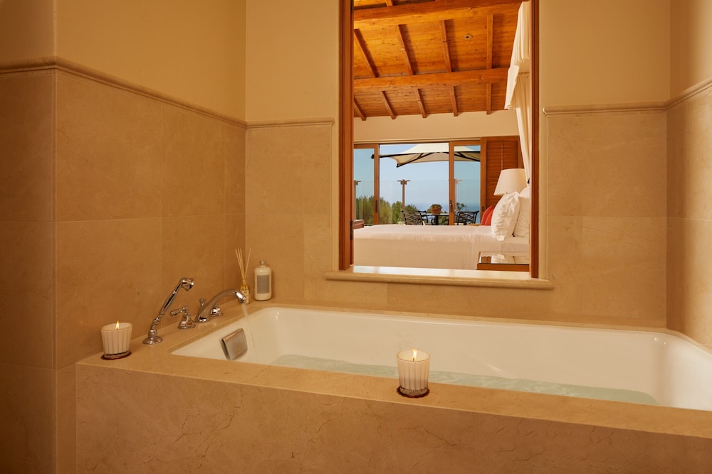 Premium Bungalow, 2 Queen Beds, Ocean View (Terrace) - Photo 5