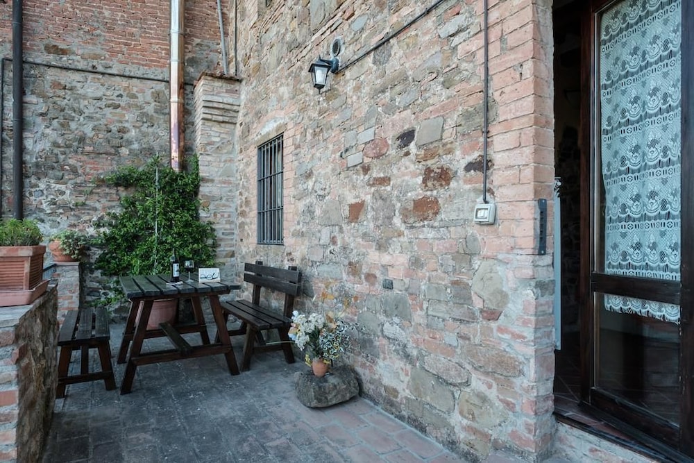 Superior Duplex, 2 Bedrooms, Terrace, Courtyard Area photo 2