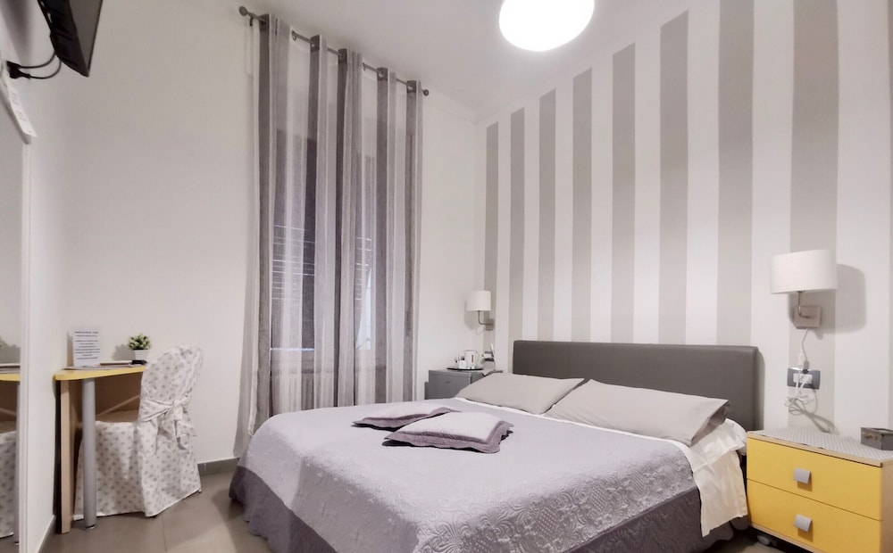 Economy Room, 1 Double Bed, City View photo 1