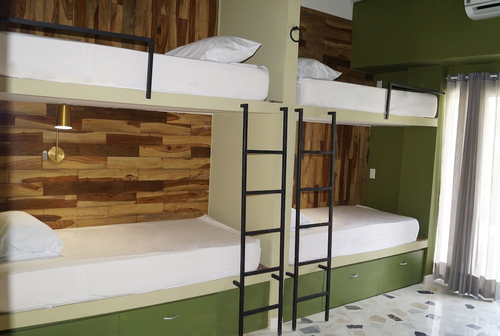 Classic Shared Dormitory, Mixed Dorm, 2 Bathrooms photo 2