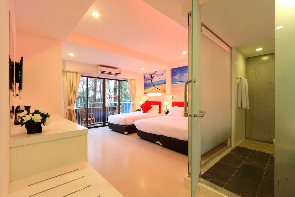 Triple Deluxe Balcony - Photo 2