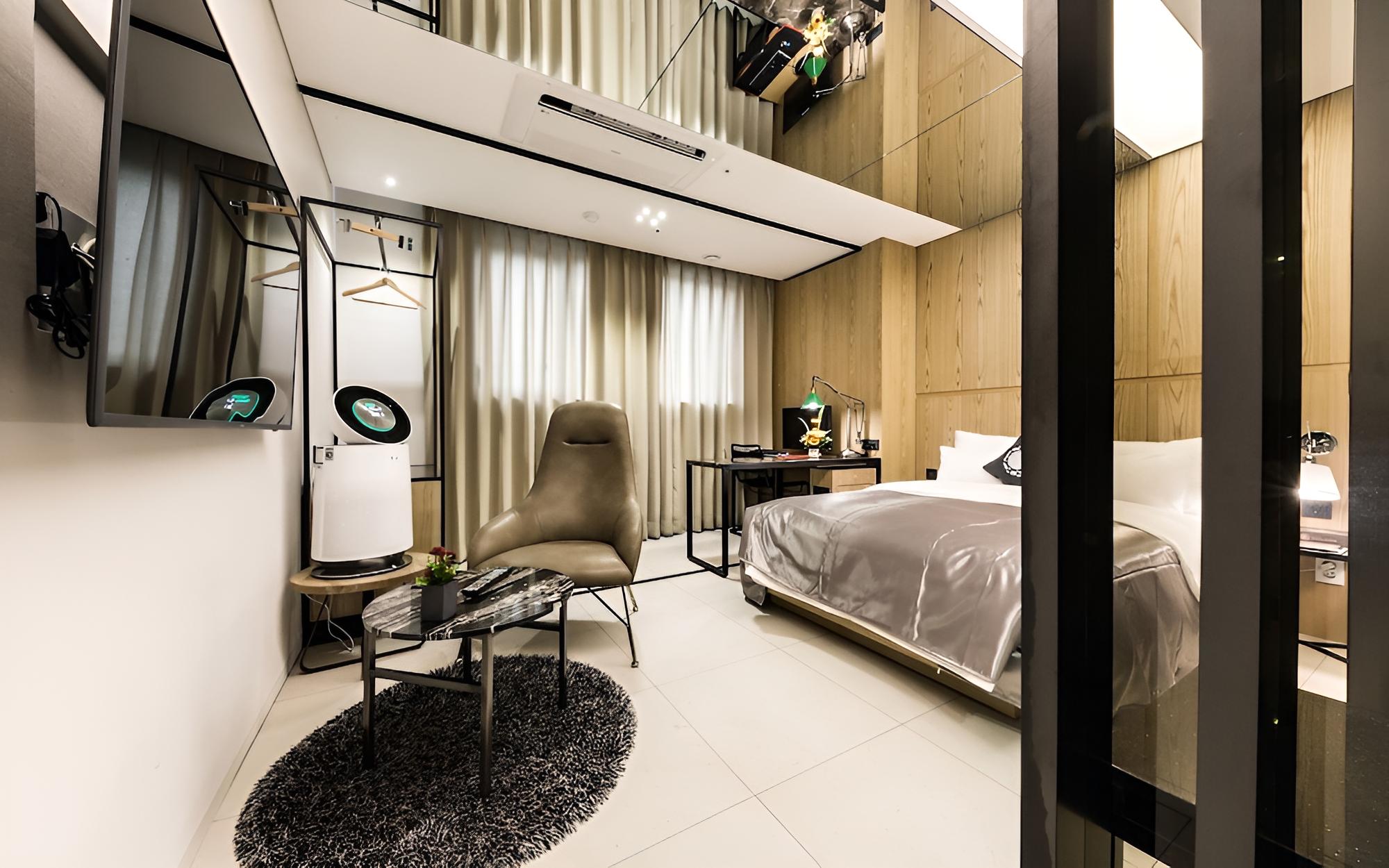 Room (Premium (55 inches + air purifier)) - Photo 7