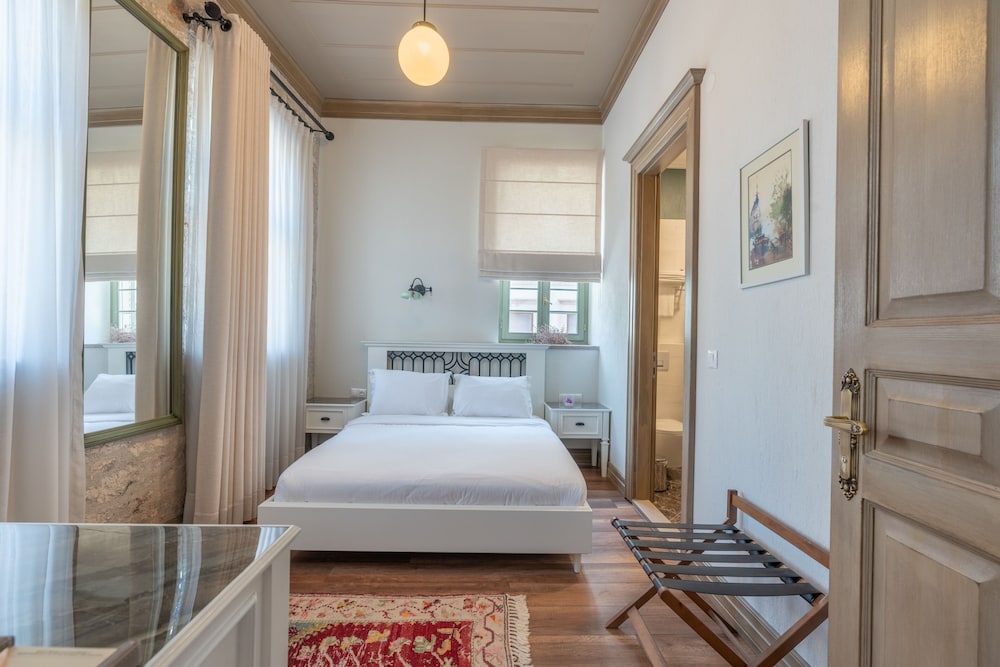 Elia Antique Deluxe Room photo 2