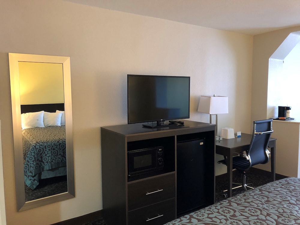 Suite, 2 Queen Beds, Non Smoking - Photo 2