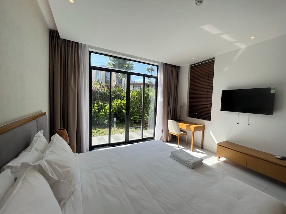 Family Villa, 4 Bedrooms, Beach View, Beachside photo 1