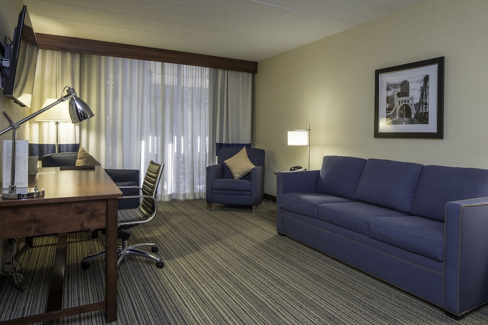 Suite, 1 King Bed, Non Smoking (2 Bedrooms) - Photo 12