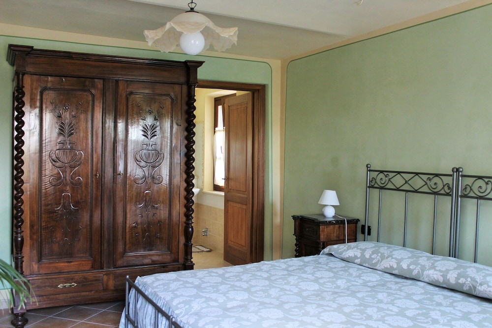 Economy Double Room photo 3
