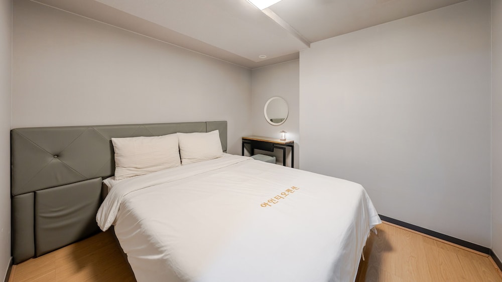 Basic Room, 1 Bedroom (Room B203 (Couple/Family Room)) - Photo 4