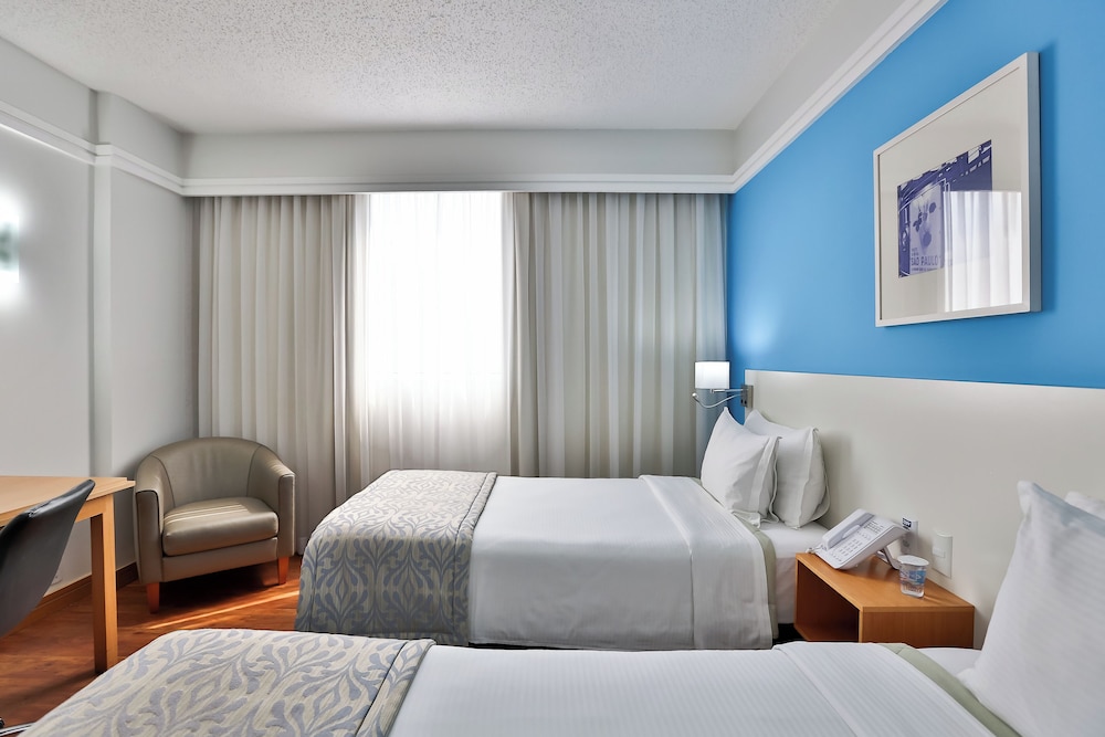 Premium Twin Room, Mobility Accessible photo 3