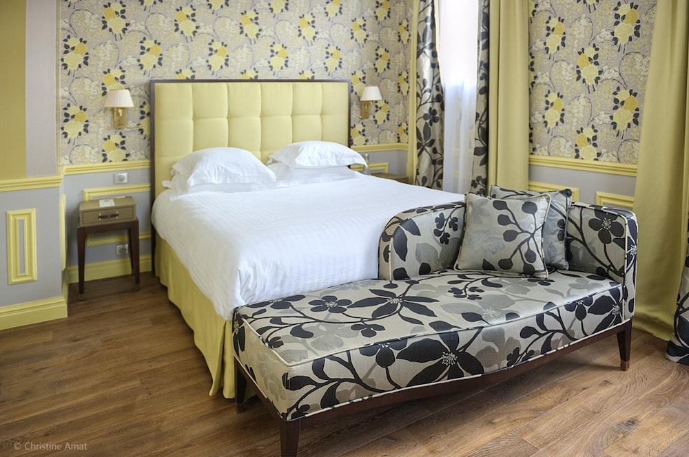 Deluxe Double Room - Photo 14
