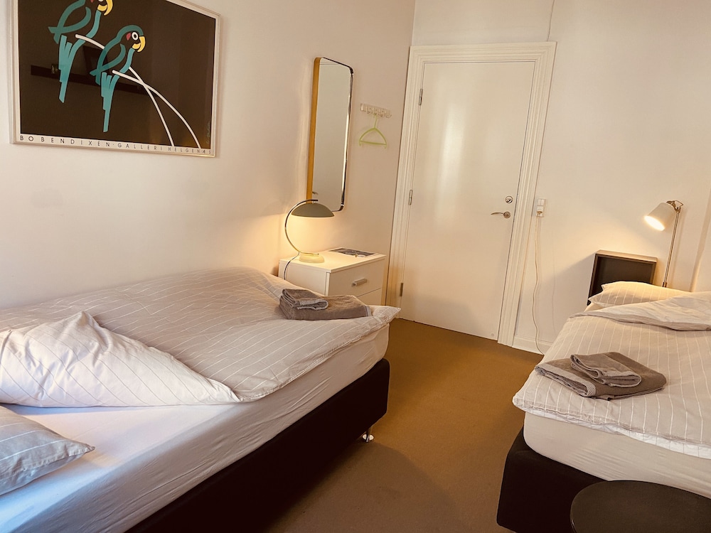 Double or Twin Room with Shared Bathroom photo 2