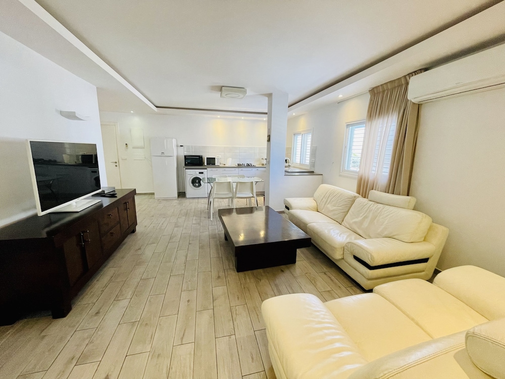 Family Apartment photo 2