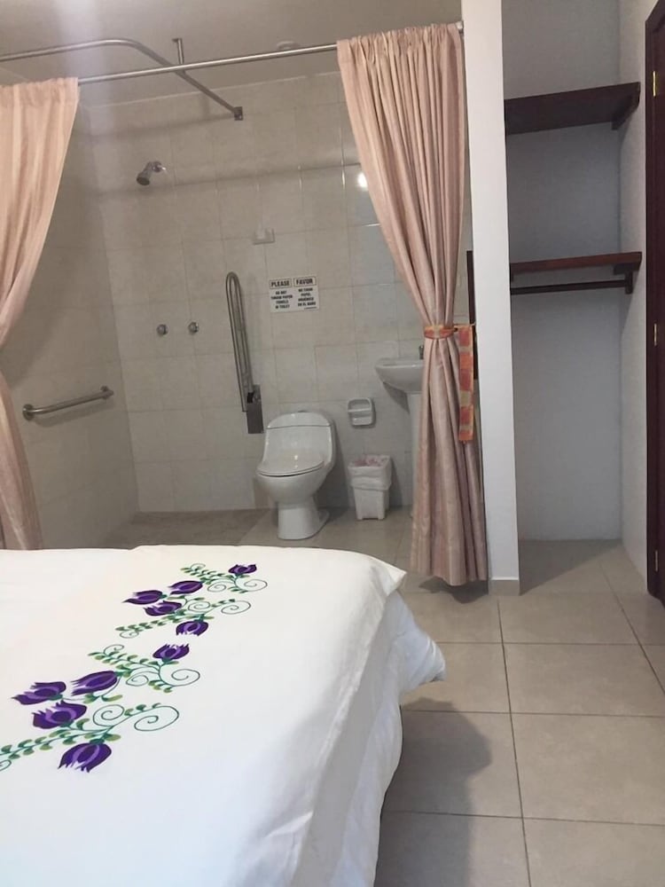 Standard Room, 1 Queen Bed