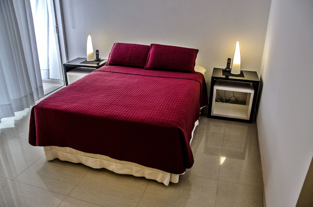 Standard Room, 1 Queen Bed photo 3