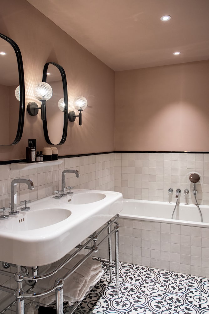 Superior double room with parquet floor - Photo 6