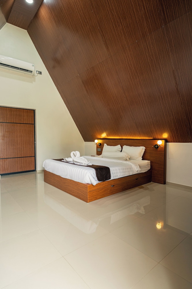 Glamping Front photo 1