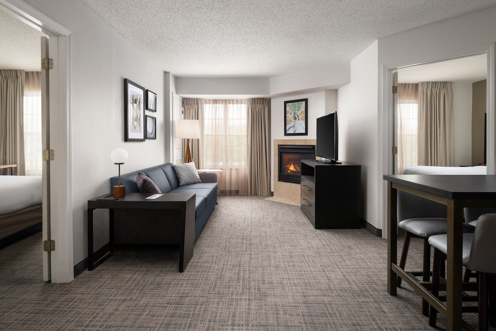 Two Bedroom Suite - Photo 3
