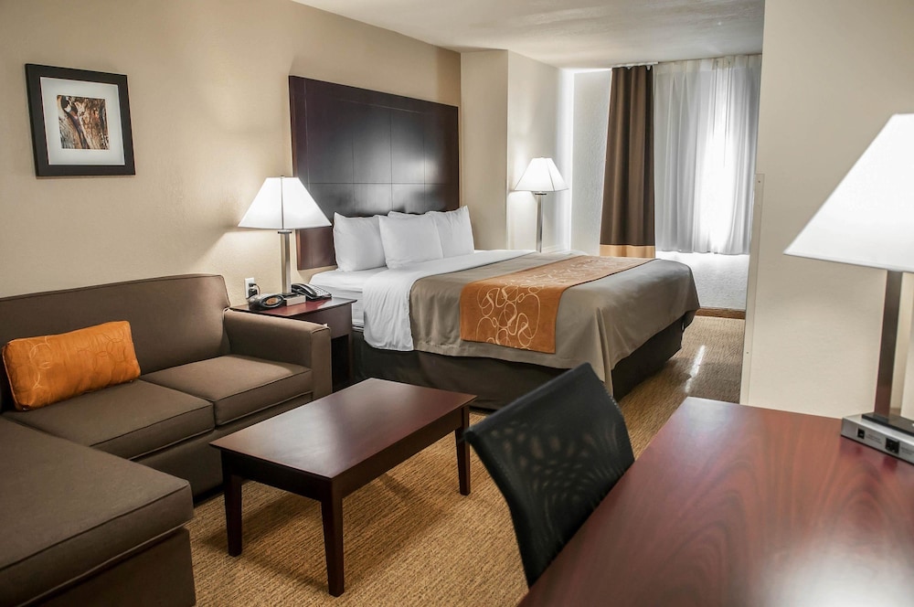 Suite, 2 Queen Beds, Non Smoking photo 2