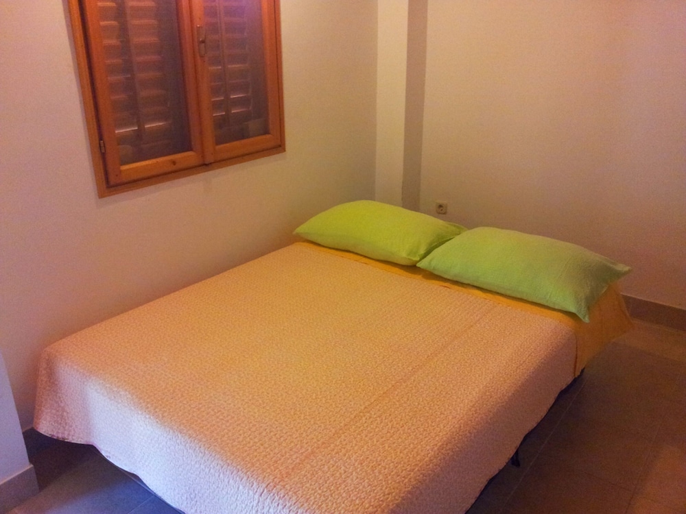 House (One Bedroom Holiday Home) photo 1
