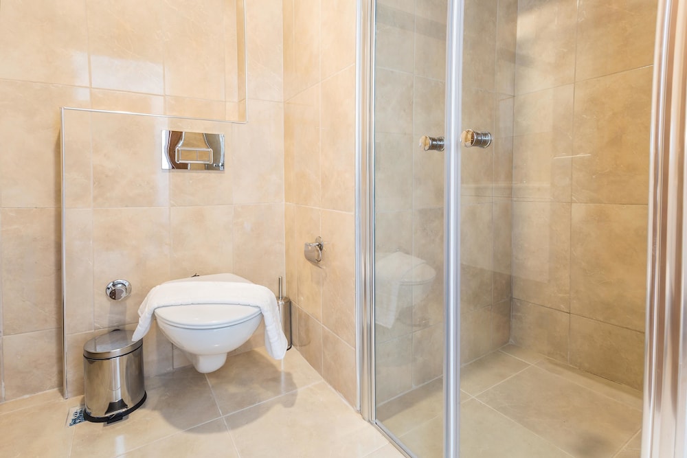 Standard Twin Room, Partial Sea View photo 2