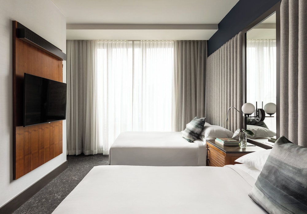 Room, 2 Queen Beds, Accessible (Communications) thumbnail 5