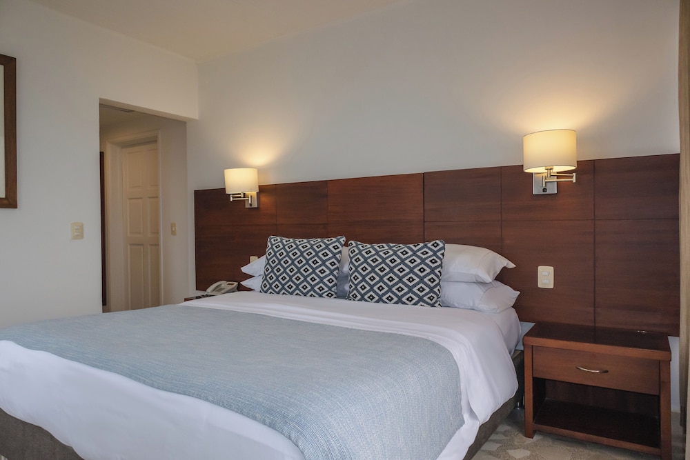 Suite, 2 Bedrooms, Non Smoking photo 2
