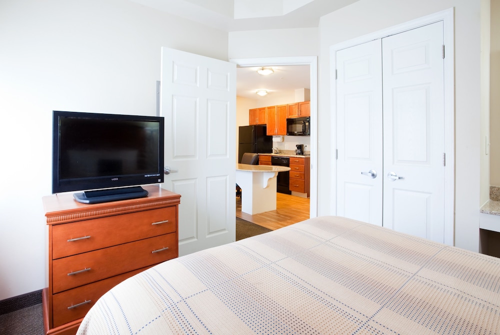 Suite, 1 Bedroom, Accessible (Communication, Mobility Tub) - Photo 5