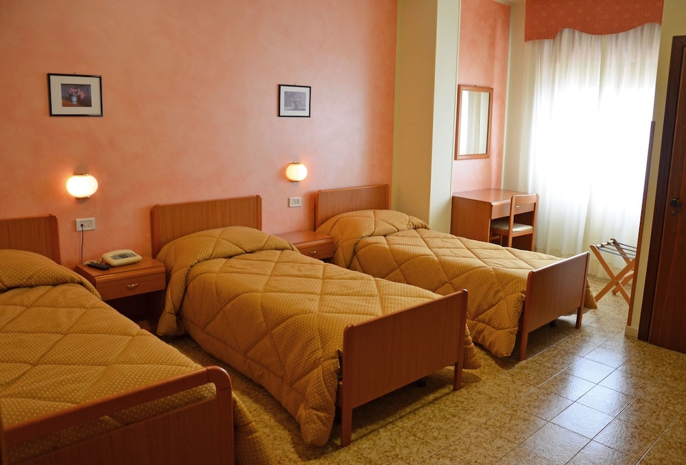 Classic Triple Room