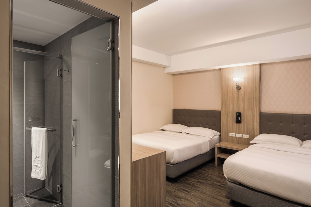 Quadruple Room, Non Smoking photo 3