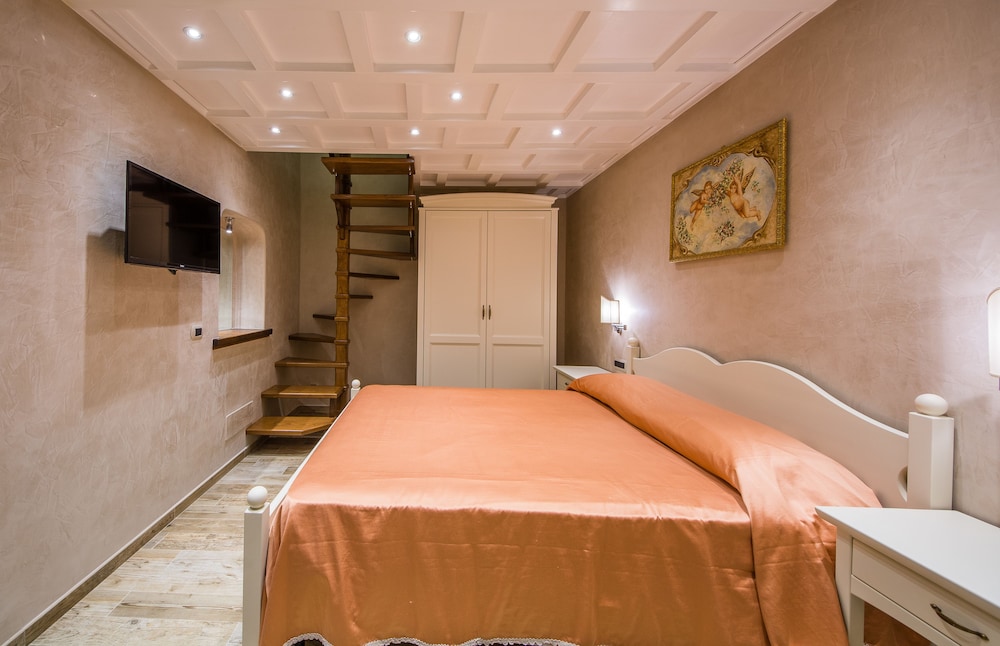 Luxury Apartment, Multiple Beds, Garden View