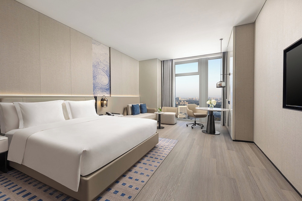 Standard Room, 1 King Bed (High Floor) photo 1