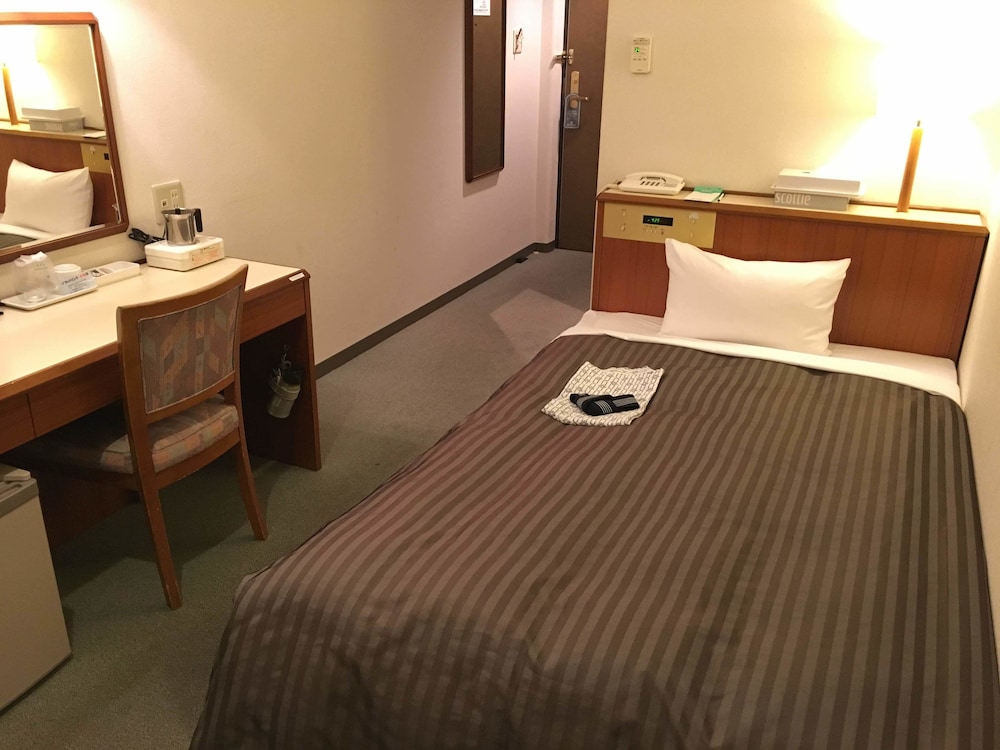 Standard Single Room, Smoking