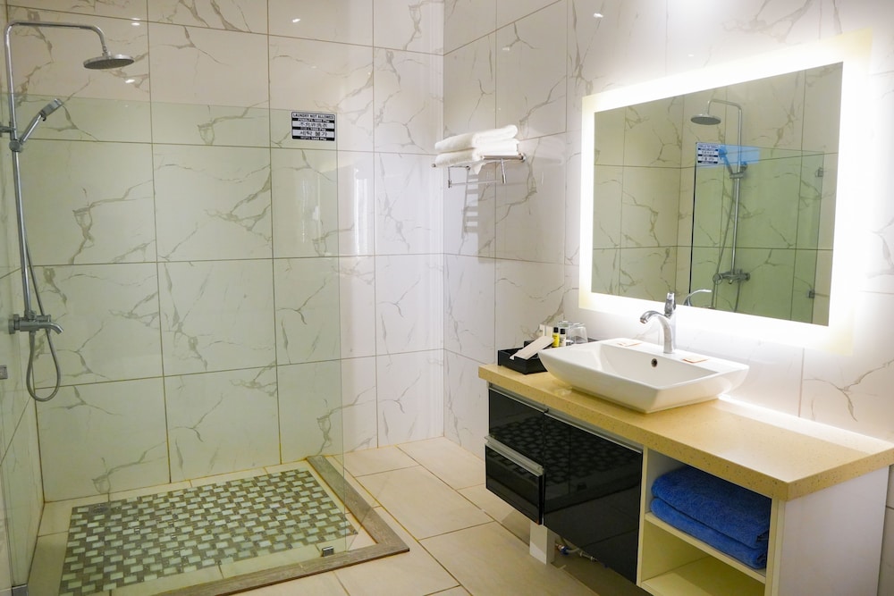 Laguna with Pool Access - Photo 29