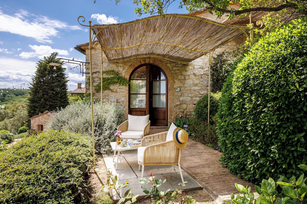 Superior Double Room, Patio - Photo 7