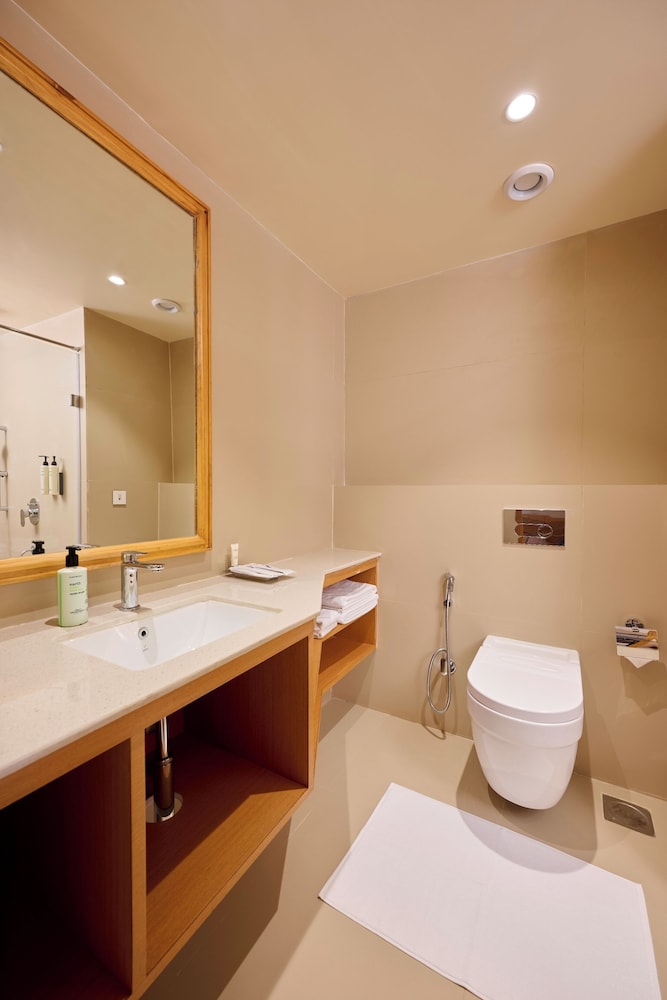 Premium Double With Private Balcony - Photo 4