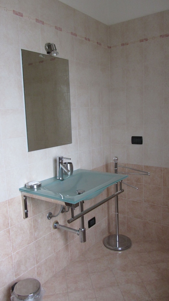 Traditional Suite, Courtyard View photo 3