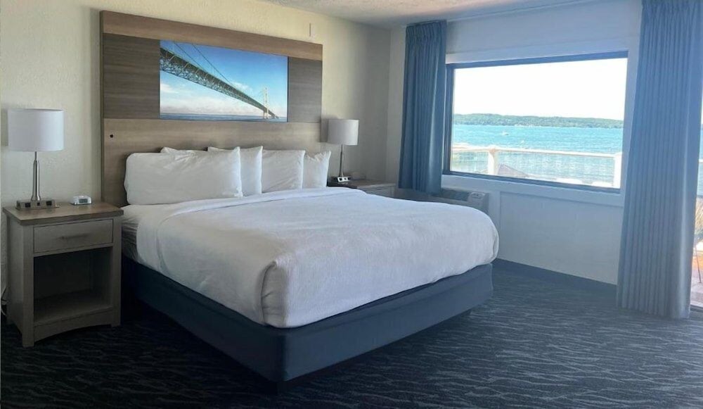 Beach View Balcony Deluxe King photo 1
