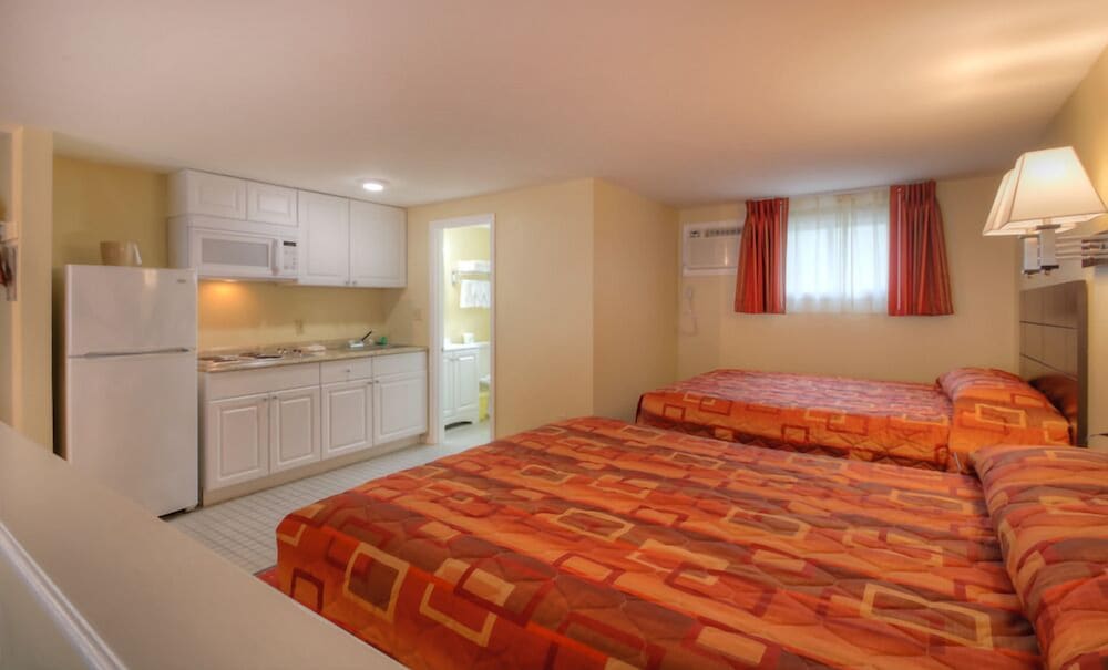 Standard Room, 2 Queen Beds with Kitchenette
