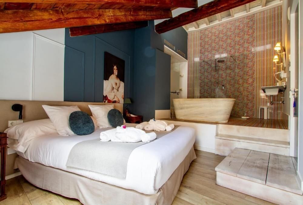 Junior Studio Suite, 1 King Bed photo 2