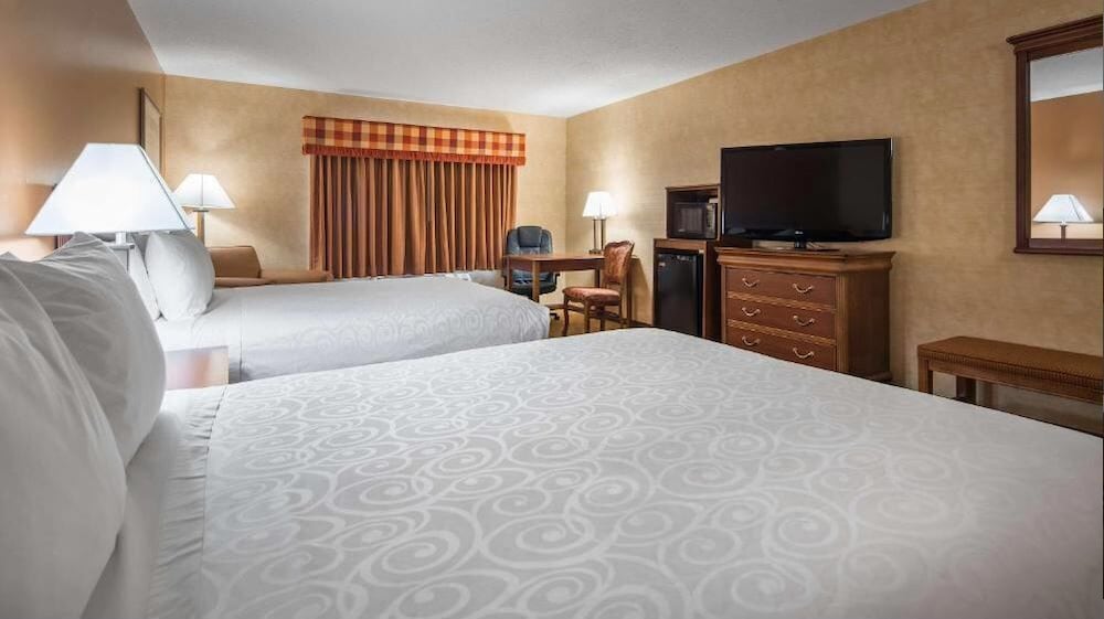 Deluxe Room, 2 Queen Beds, Non Smoking - Photo 1