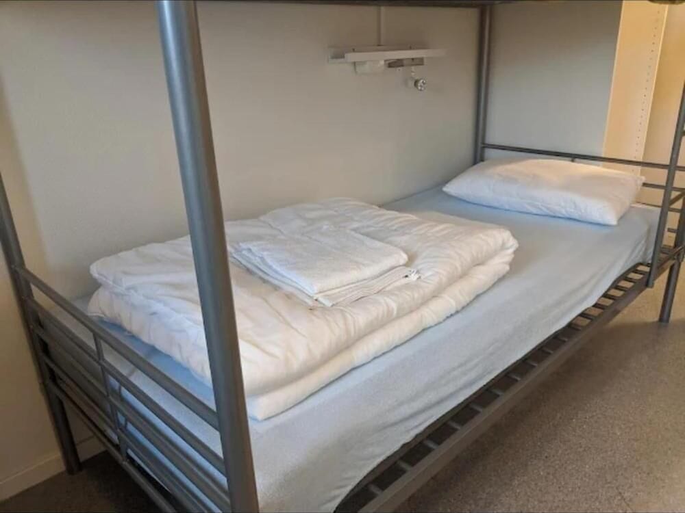 Basic Shared Dormitory, Women only, Non Smoking (3 bunkbeds) photo 1