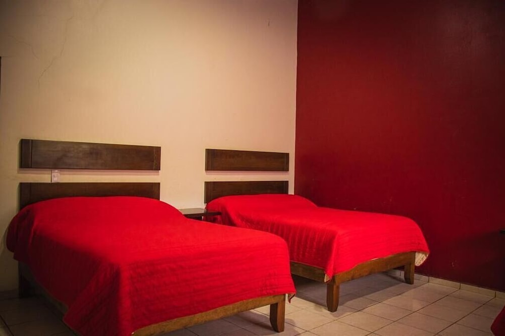 Basic Triple Room photo 3