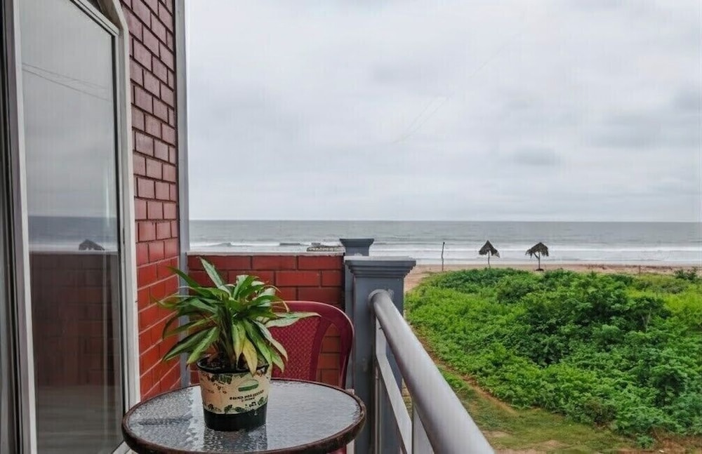 Deluxe Double Room, Beachfront photo 1