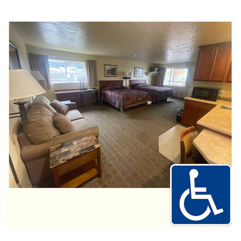 Room, 2 Queen Beds, Kitchenette, Handicap, and Pet friendly