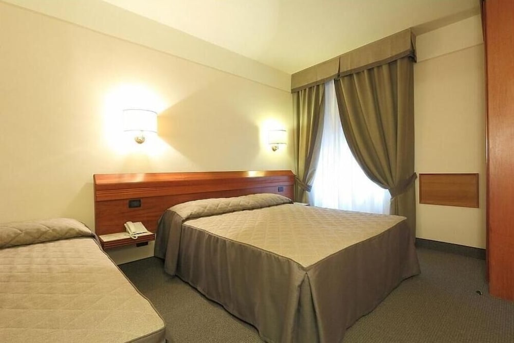 Triple Room - Photo 1