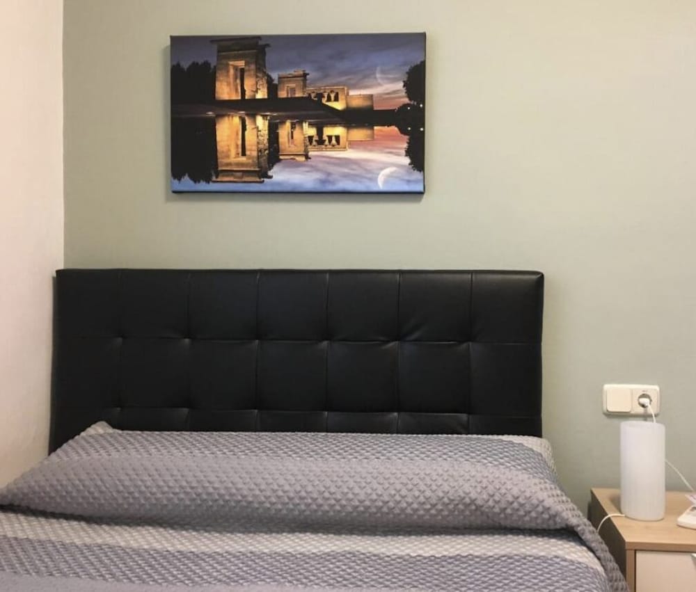 Single Room photo 3